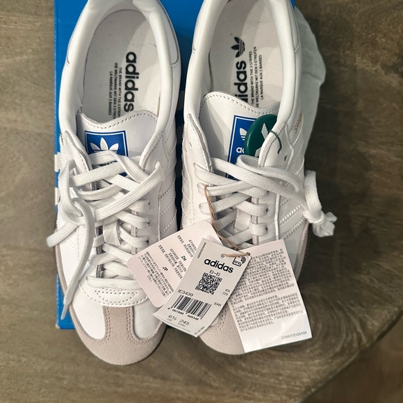 NWT! Adidas Samba Cloud White Blue Gum Sneakers
Men Sz /Fits Women Sz 8 (photo) - Picture 12 of 13